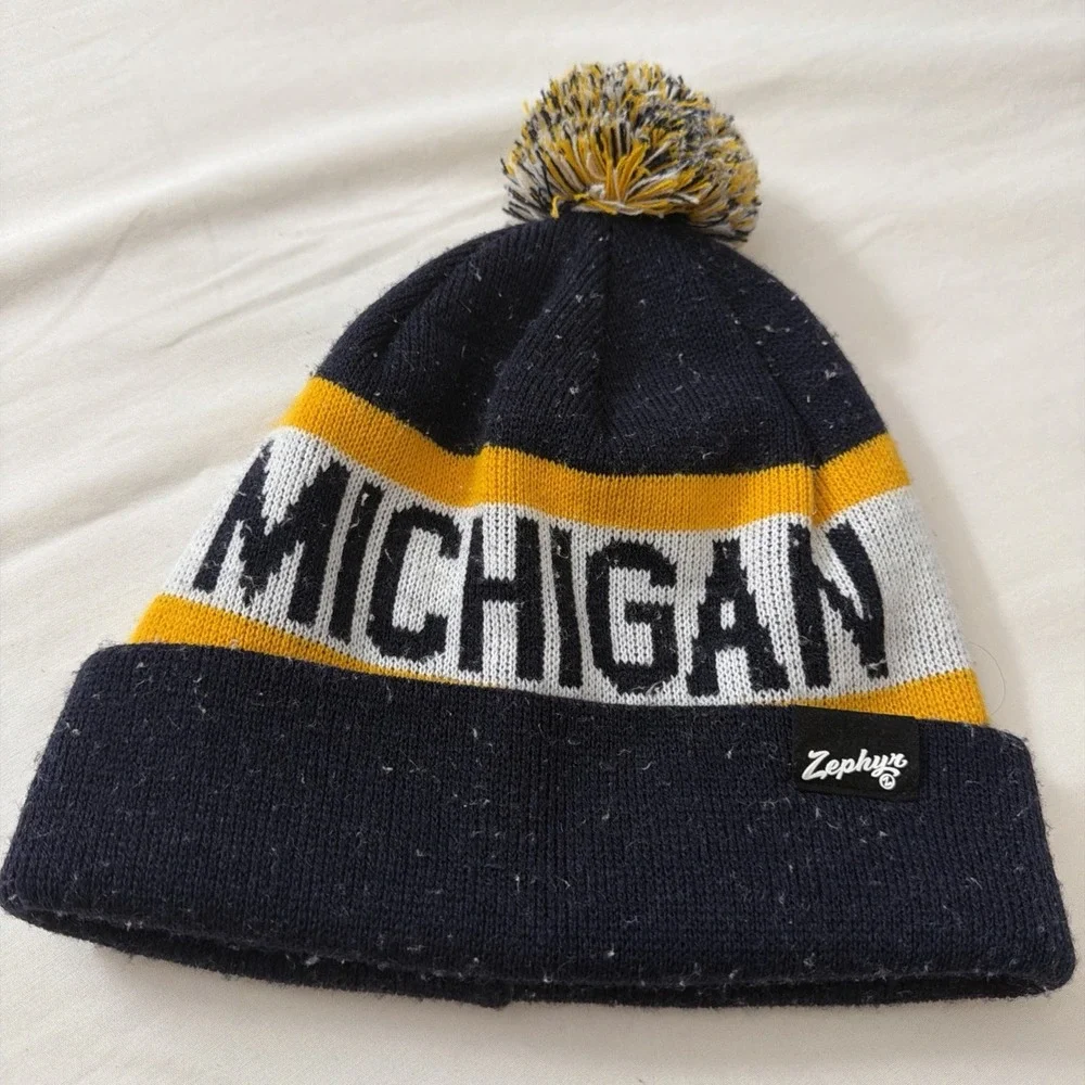 University of Michigan U of M Winter Knit‎ Beanie with Pom Pom #ACC Zephys NCAA